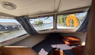 Lytton Discovery 850 - Kontiki - 3 Berth Inland cruiser