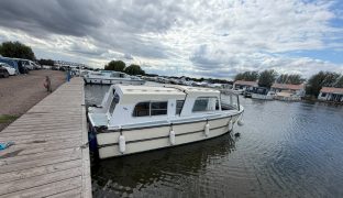 Hampton Safari MK2 - Dragonfly - 4 Berth Inland cruiser