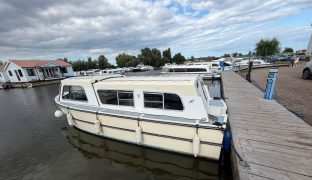 Hampton Safari MK2 - Dragonfly - 4 Berth Inland cruiser