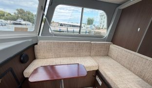 Hampton Safari MK2 - Dragonfly - 4 Berth Inland cruiser
