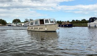 Hampton Safari MK2 - Dragonfly - 4 Berth Inland cruiser