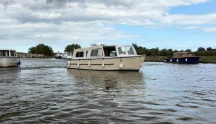 Hampton Safari MK2 - Dragonfly - 4 Berth Inland cruiser