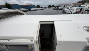 Connoisseur Commodore 1370 - ALL RIGHT NOW - 6 Berth Inland river cruiser