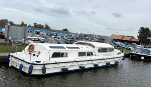Connoisseur Commodore 1370 - ALL RIGHT NOW - 6 Berth Inland river cruiser