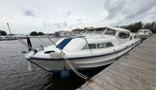 Connoisseur Commodore 1370 - ALL RIGHT NOW - 6 Berth Inland river cruiser