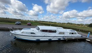 Connoisseur Commodore 1370 - ALL RIGHT NOW - 6 Berth Inland river cruiser