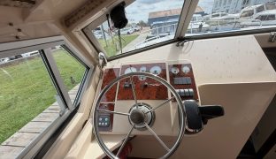 Connoisseur Commodore 1370 - ALL RIGHT NOW - 6 Berth Inland river cruiser