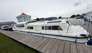 Connoisseur Commodore 1370 - ALL RIGHT NOW - 6 Berth Inland river cruiser