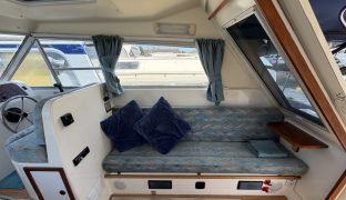 Alphacraft 26 - Dragonfly - 5 Berth cruiser