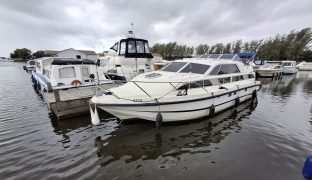 Faircraft 33 DC - Pura Vida - 6 Berth Inland cruiser 