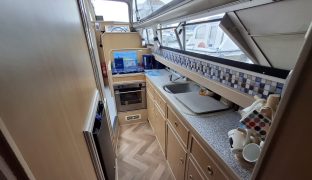 Faircraft 33 DC - Pura Vida - 6 Berth Inland cruiser 