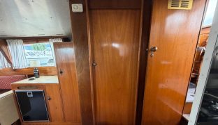 Bourne 35 - Honesty - 4 Berth Classic inland cruiser 