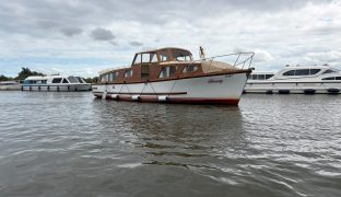 Bourne 35 - Honesty - 4 Berth Classic inland cruiser 