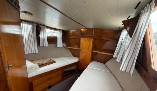Bourne 35 - Honesty - 4 Berth Classic inland cruiser 