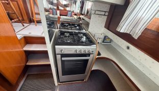 Bourne 35 - Honesty - 4 Berth Classic inland cruiser 