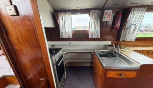 Bourne 35 - Honesty - 4 Berth Classic inland cruiser 