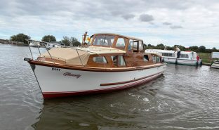 Bourne 35 - Honesty - 4 Berth Classic inland cruiser 