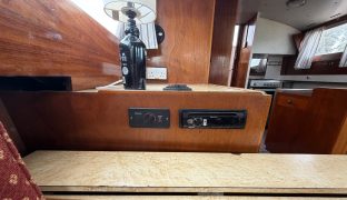 Bourne 35 - Honesty - 4 Berth Classic inland cruiser 