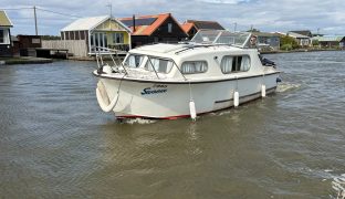 Freeman 23 - Swanee - 4 Berth Classic inland cruiser 