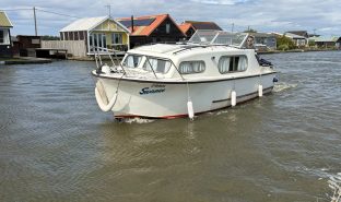 Freeman 23 - Swanee - 4 Berth Classic inland cruiser 