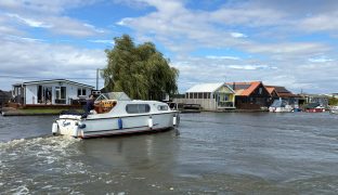 Freeman 23 - Swanee - 4 Berth Classic inland cruiser 