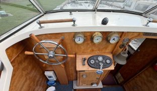 Freeman 23 - Swanee - 4 Berth Classic inland cruiser 
