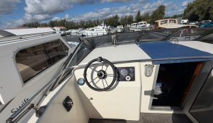 Faircraft 33 - Go With The Flow - 6 Berth Inland Broads cruiser 