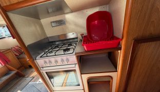 Faircraft 33 - Go With The Flow - 6 Berth Inland Broads cruiser 