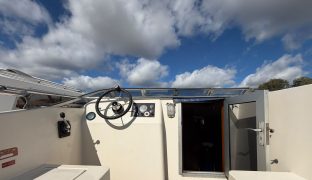 Faircraft 33 - Go With The Flow - 6 Berth Inland Broads cruiser 