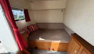 Faircraft 33 - Go With The Flow - 6 Berth Inland Broads cruiser 