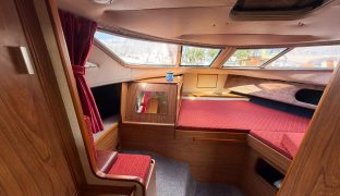 Faircraft 33 - Go With The Flow - 6 Berth Inland Broads cruiser 