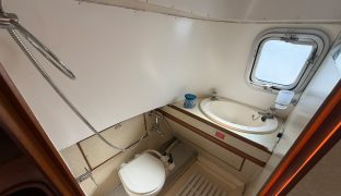 Faircraft 33 - Go With The Flow - 6 Berth Inland Broads cruiser 