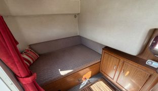 Faircraft 33 - Go With The Flow - 6 Berth Inland Broads cruiser 