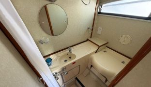 Faircraft 33 - Go With The Flow - 6 Berth Inland Broads cruiser 