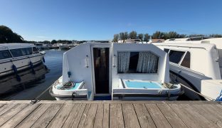 Alphacraft 32 - Bittern - 6 Berth Inland cruiser 