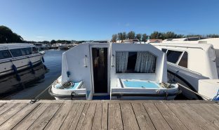 Alphacraft 32 - Bittern - 6 Berth Inland cruiser 