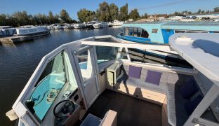 Alphacraft 32 - Bittern - 6 Berth Inland cruiser 