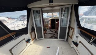 Princess 33 - Eva's Mist - 6 Berth Semi-displacement motor cruiser