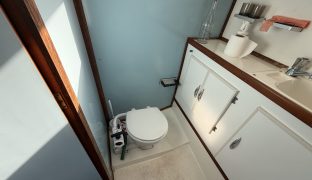 Princess 33 - Eva's Mist - 6 Berth Semi-displacement motor cruiser