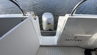 Princess 33 - Eva's Mist - 6 Berth Semi-displacement motor cruiser