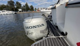 Princess 33 - Eva's Mist - 6 Berth Semi-displacement motor cruiser