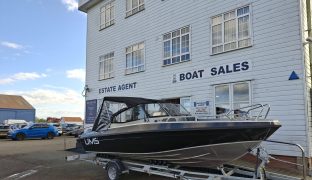 UMS 655DC - Rugged, high-performance 6.5-meter dual-console (DC) aluminum boat built for both leisure cruising and serious fishing
