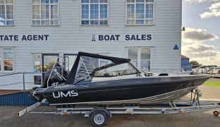 UMS 655DC - Rugged, high-performance 6.5-meter dual-console (DC) aluminum boat built for both leisure cruising and serious fishing