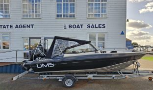 UMS 655DC - Rugged, high-performance 6.5-meter dual-console (DC) aluminum boat built for both leisure cruising and serious fishing
