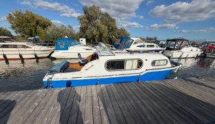 Freeman 22 Bishy Barnacle - 4 Berth Classic inland cruiser