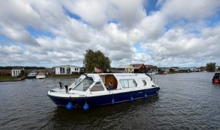 Alphacraft 31 - Burehaven - 4 Berth Inland cruiser 