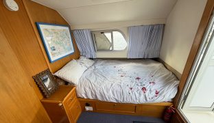 Alphacraft 31 - Burehaven - 4 Berth Inland cruiser 