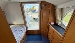 Alphacraft 31 - Burehaven - 4 Berth Inland cruiser 