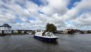 Alphacraft 31 - Burehaven - 4 Berth Inland cruiser 